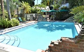 Simonton Court Historic Inn & Cottages